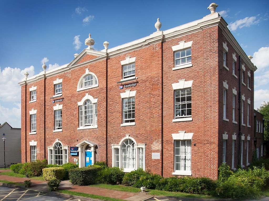 Travelodge Birmingham Kingswinford Exterior photo