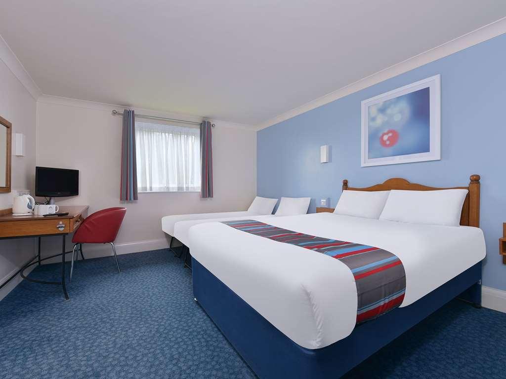 Travelodge Birmingham Kingswinford Room photo