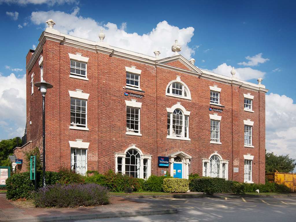 Travelodge Birmingham Kingswinford Exterior photo