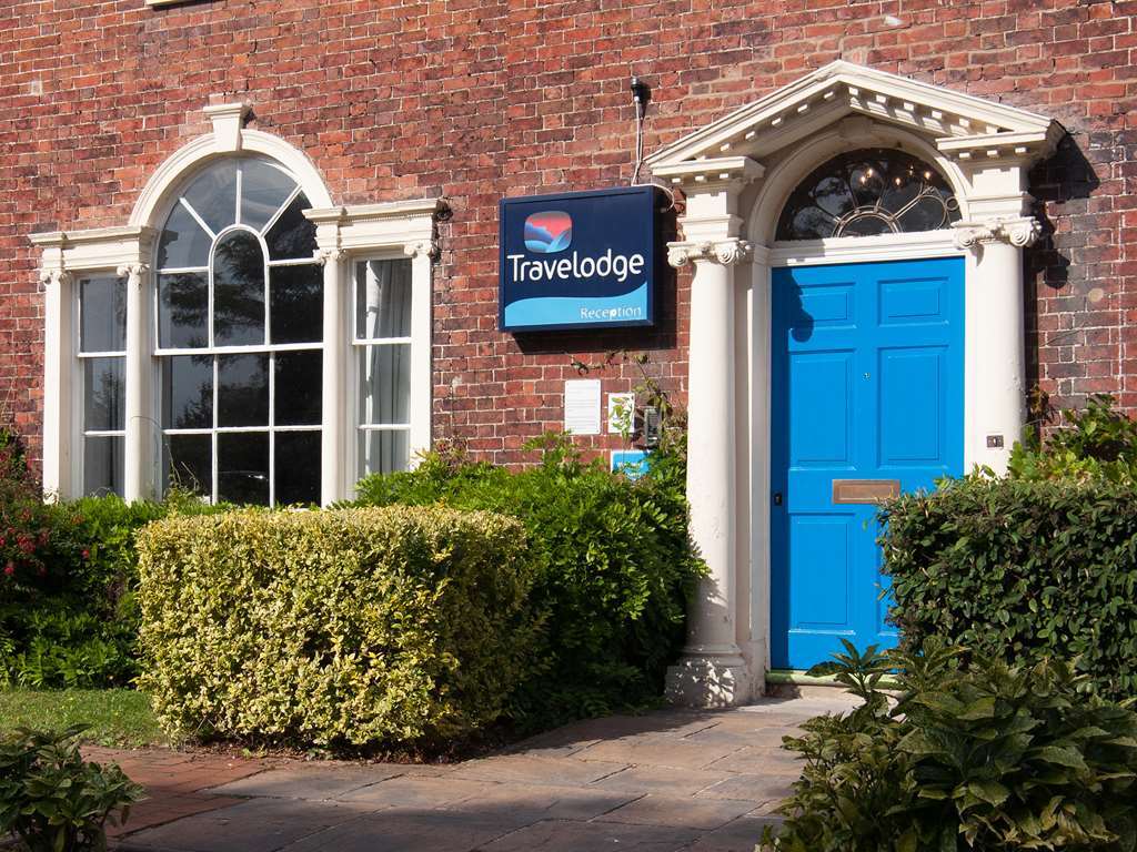 Travelodge Birmingham Kingswinford Exterior photo